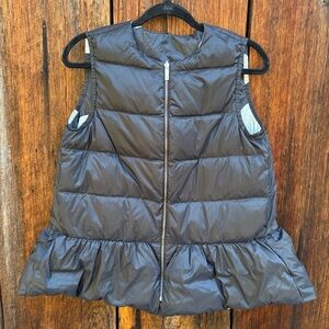 Carolina Herrera Puffer Vest-Peplum Hem-Zip front Size XS comes in original Box